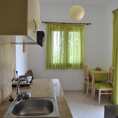 Appartement Antigoni 'olive Room'